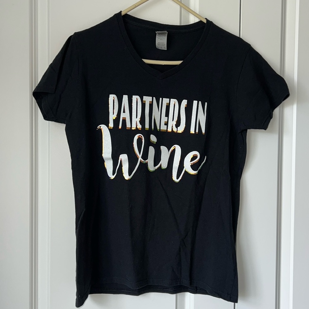 Women’s Large Black Novelty T-Shirt “Partners in Wine”
